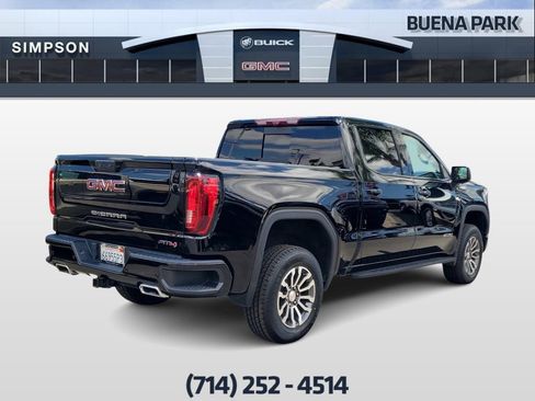 Used 2023 GMC Sierra 1500 AT4 w/ AT4 Premium Package AWD/4WD image 8