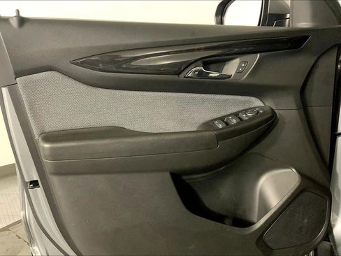 Used 2025 Chevrolet TrailBlazer LT AWD/4WD image 24
