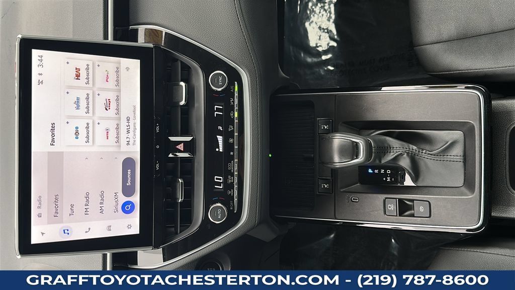 Used 2026 Toyota Corolla Cross XLE FWD image 19