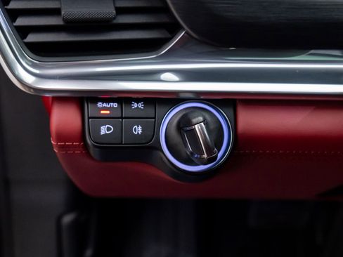 Certified 2023 Porsche Panamera Platinum Edition image 20