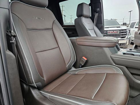 Used 2024 GMC Sierra 3500 Denali w/ Denali Reserve Package image 29