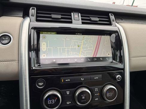 Used 2020 Land Rover Discovery HSE image 28