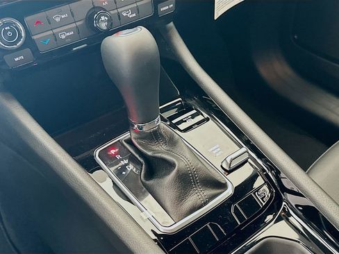 New 2026 Jeep Compass Latitude image 16