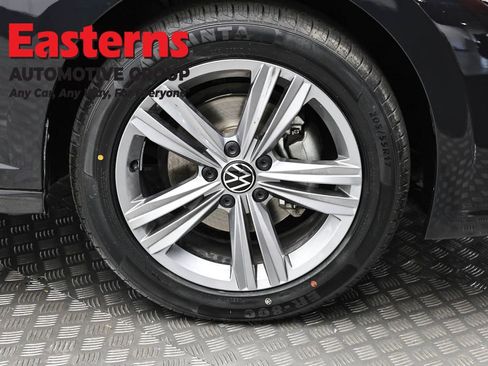 Used 2024 Volkswagen Jetta SE FWD image 29