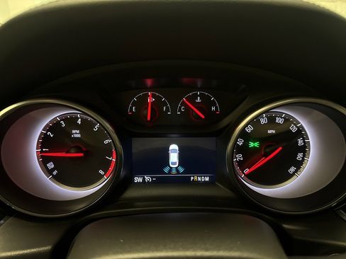 Used 2018 Buick Regal Essence w/ Driver Confidence Package #1 image 30