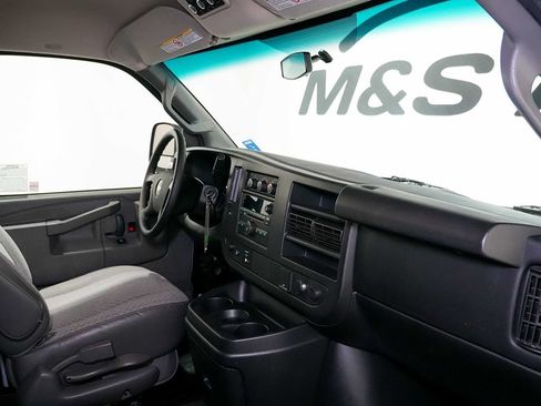 Used 2016 Chevrolet Express 3500 LT w/ LT Preferred Equipment Group RWD image 21