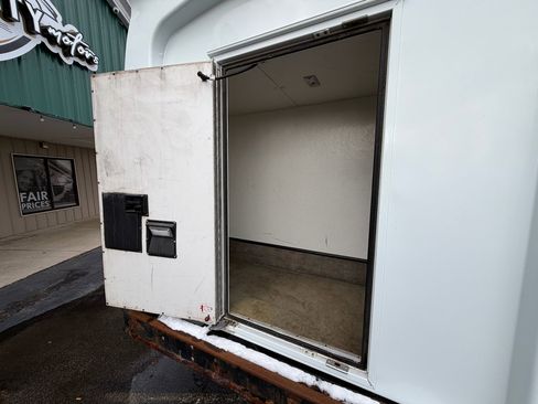 Used 2007 Chevrolet Express 3500 image 10