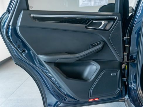 Certified 2021 Porsche Macan S AWD/4WD image 22