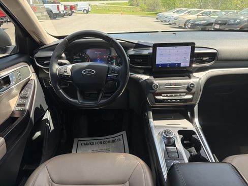 Used 2020 Ford Explorer XLT w/ Equipment Group 202A AWD/4WD image 7