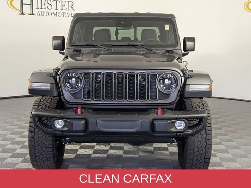 Used 2025 Jeep Gladiator Rubicon AWD/4WD image 3