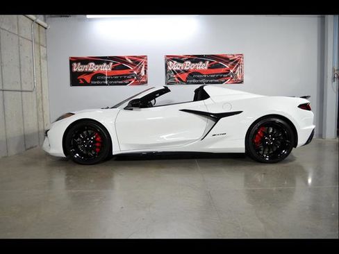 Used 2024 Chevrolet Corvette Z06 RWD image 24