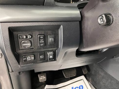 Used 2018 Toyota Tundra Platinum AWD/4WD image 4
