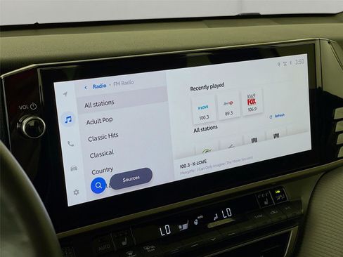 Used 2025 Toyota Camry SE w/ Multimedia Upgrade Package image 18