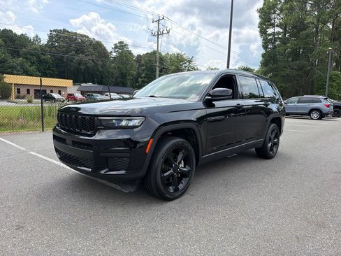 Certified 2023 Jeep Grand Cherokee L Laredo AWD/4WD image 2