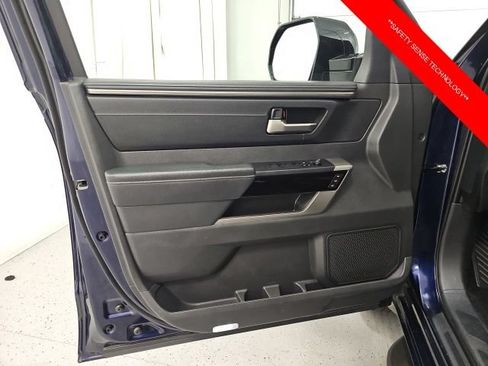 Used 2025 Toyota Tundra Limited AWD/4WD image 12
