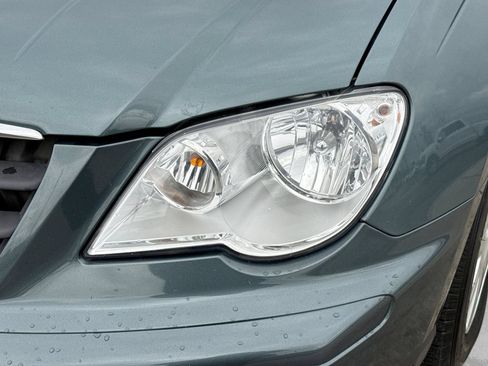 Used 2007 Chrysler Pacifica 2WD w/ Cargo Convenience Group image 11