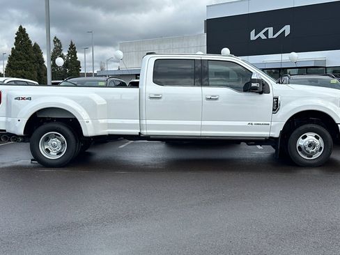 Used 2022 Ford F350 Platinum image 3