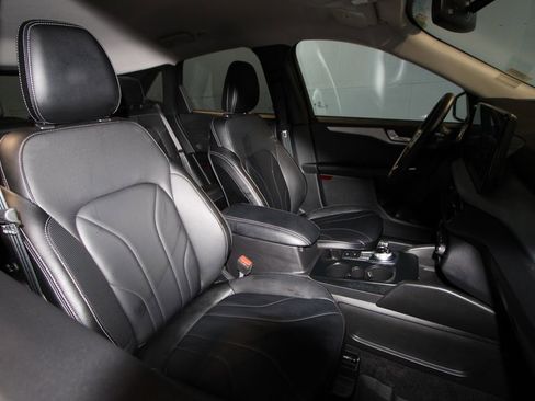 Used 2025 Ford Escape Platinum w/ Premium Technology Package image 24