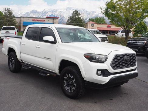 Used 2021 Toyota Tacoma TRD Off-Road w/ Technology Package AWD/4WD image 3