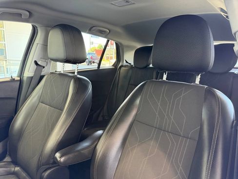 Used 2019 Chevrolet Trax LT w/ LT Convenience Package FWD image 21