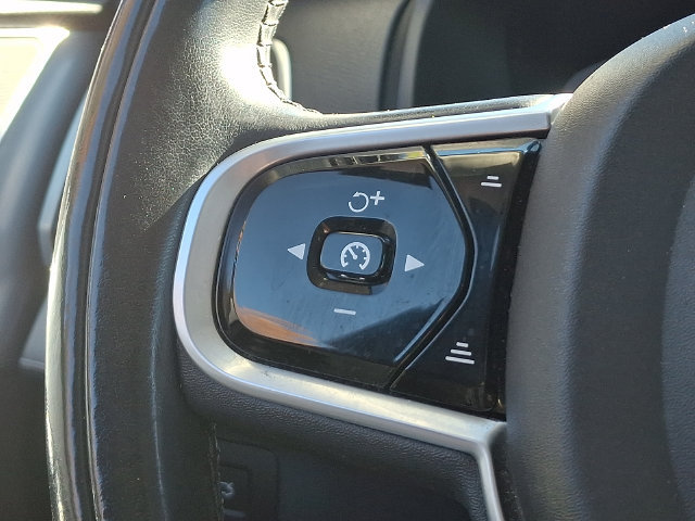 Used 2018 Volvo XC90 T5 Momentum AWD/4WD image 23
