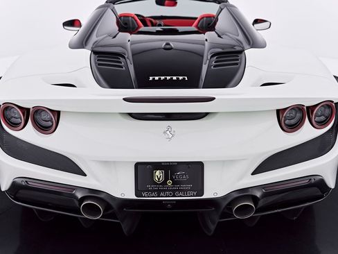 Used 2022 Ferrari F8 Tributo RWD image 28