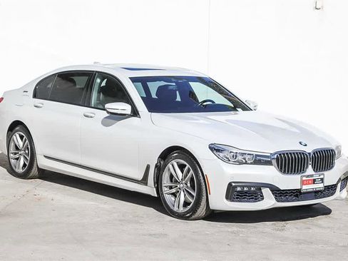 Used 2017 BMW 740e xDrive image 3