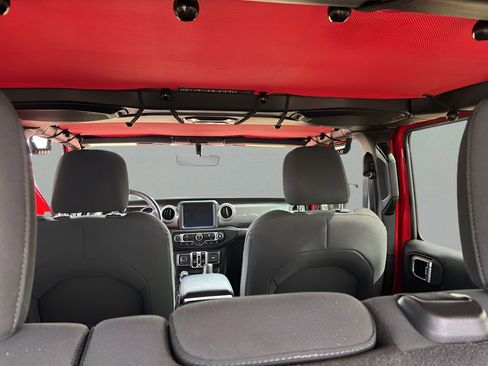 Used 2021 Jeep Wrangler Unlimited Sahara image 21