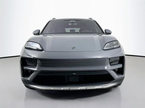 Certified 2025 Porsche Macan Turbo Electric AWD/4WD image 10