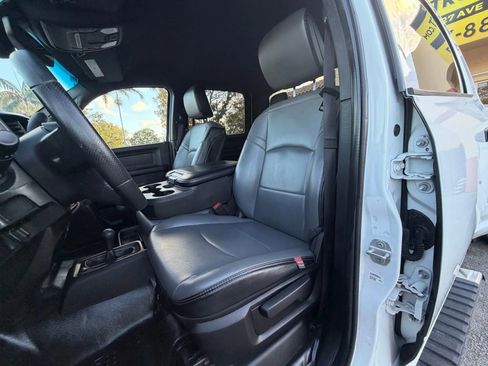 Used 2023 RAM 3500 Tradesman w/ Convenience Group image 17