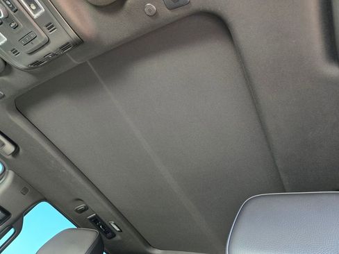 Used 2023 GMC Yukon Denali w/ Denali Reserve Package image 12