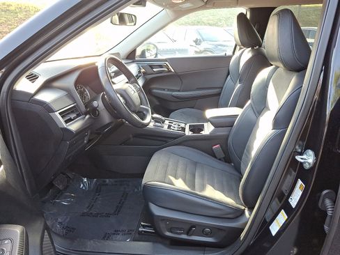 Used 2024 Mitsubishi Outlander SE FWD image 13