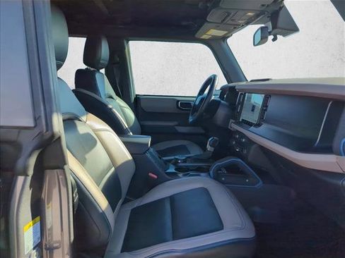 Used 2023 Ford Bronco Wildtrak image 17