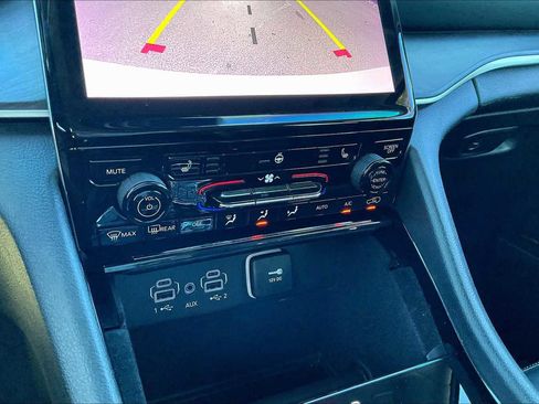 Used 2021 Jeep Grand Cherokee L Limited image 32