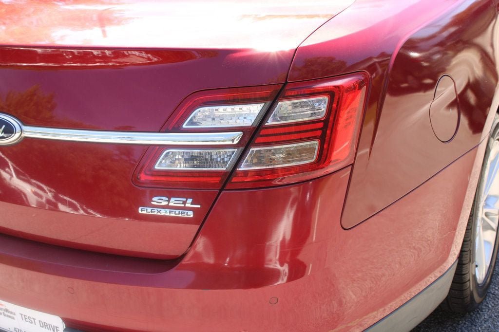 Used 2013 Ford Taurus SEL FWD image 10