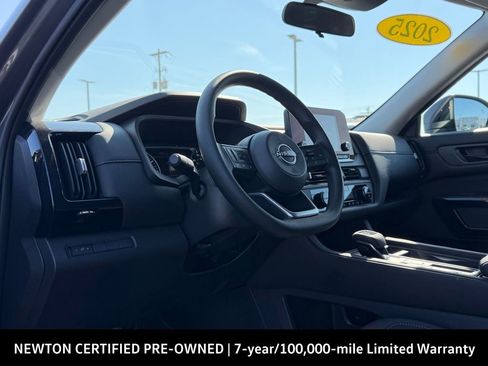 Used 2025 Nissan Pathfinder S FWD image 14