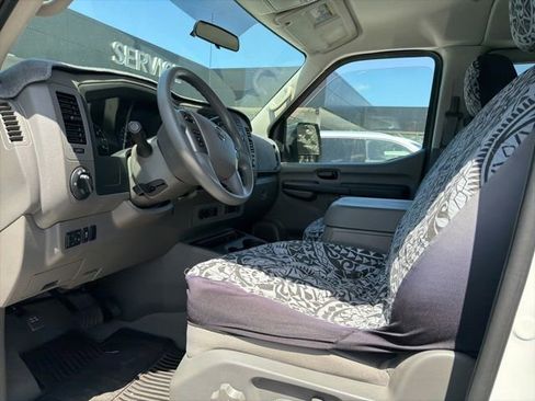 Used 2018 Nissan NV 3500 SV RWD image 25