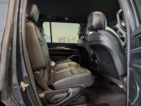 Used 2022 Jeep Wagoneer Series I image 25