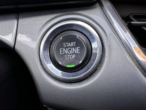 Used 2024 Chevrolet Trax LT w/ Driver Confidence Package FWD image 19