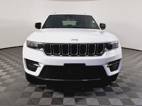 Used 2025 Jeep Grand Cherokee Laredo w/ Luxury Tech Group I image 2
