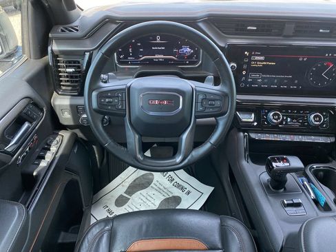 Used 2024 GMC Sierra 1500 AT4 w/ Technology Package AWD/4WD image 14