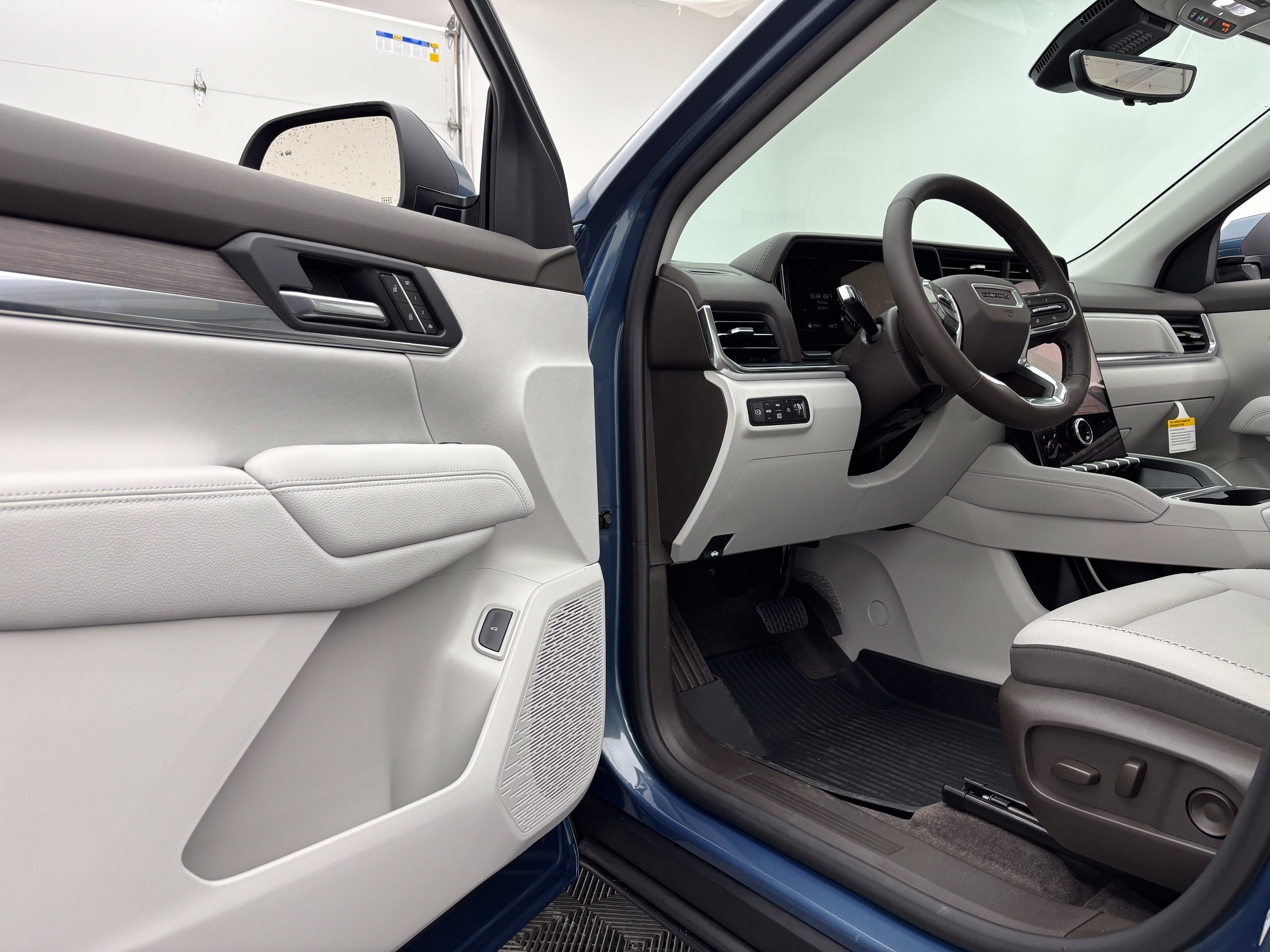 New 2027 GMC Terrain Denali w/ LPO, Floor Liner Package AWD/4WD image 19