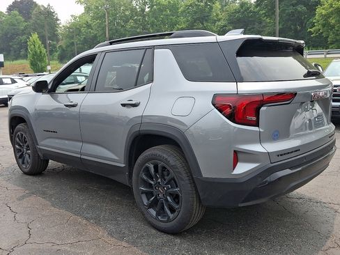 Used 2026 GMC Terrain Elevation w/ Elevation Premium Package FWD image 4