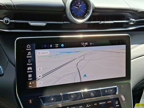 New 2025 Maserati Grecale GT image 16