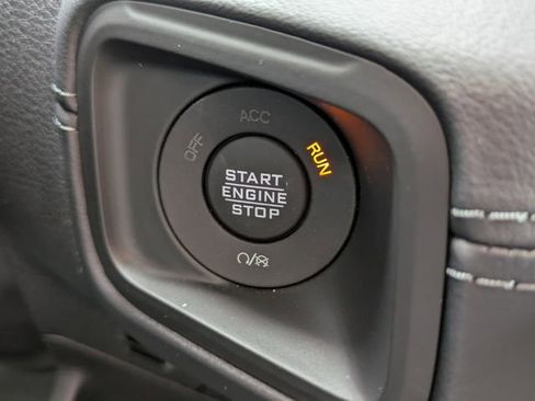 Used 2026 Jeep Gladiator Sport AWD/4WD image 30