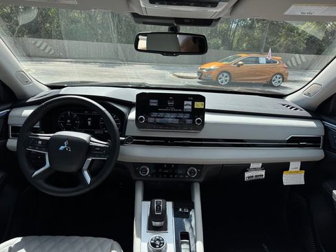 New 2025 Mitsubishi Outlander SEL AWD/4WD image 25