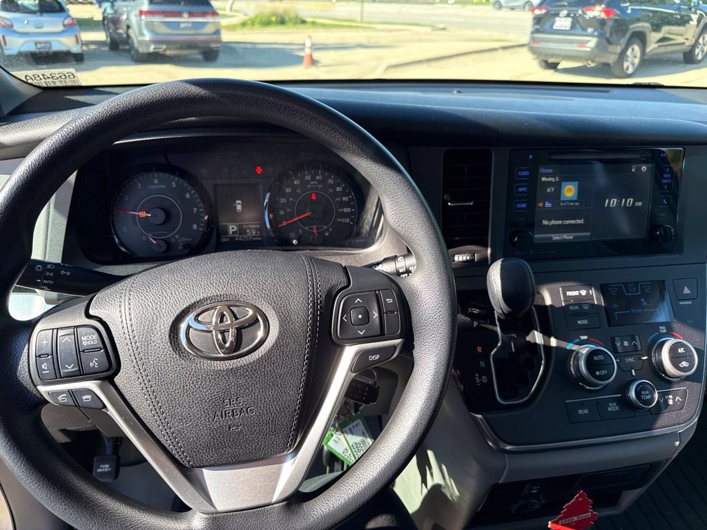 Used 2017 Toyota Sienna LE FWD image 14