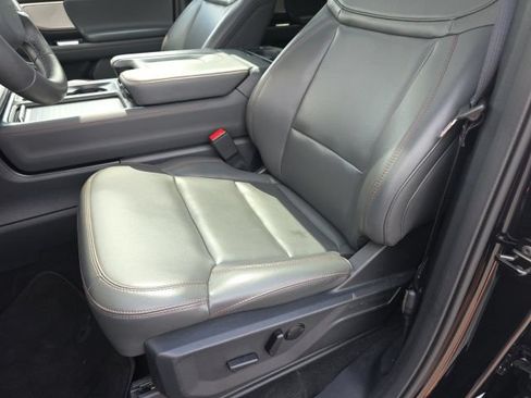 Used 2025 Ford Expedition Active AWD/4WD image 12