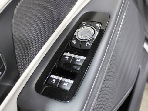 Used 2025 Lincoln Nautilus Premier AWD/4WD image 7