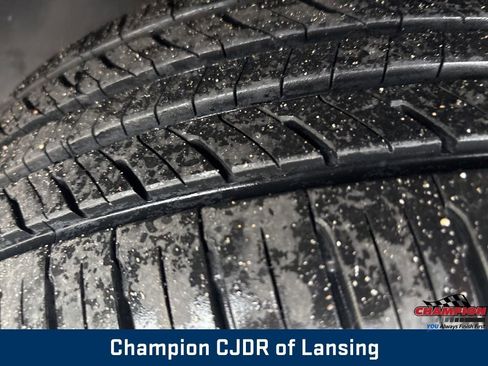 Used 2018 Jeep Cherokee Latitude image 3